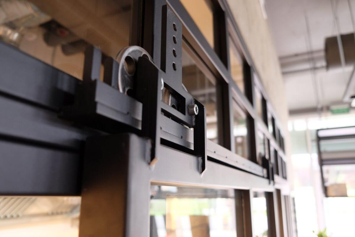 Icon Concept, drzwi kute, drzwi metalowe, drzwi metalowe loftowe, drzwi wewnętrzne, wrocław, dolnośląskie, LOFT, drzwi loft, drzwi metalowe loft, kowalstwo, okna metalowe industrialne, witryny metalowe industrialne